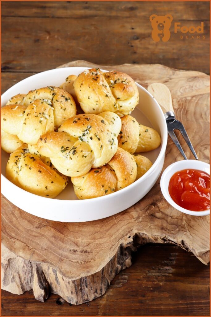 Outdoor Pizza Party Ideas - Homemade Garlic Knots for outdoor pizza party