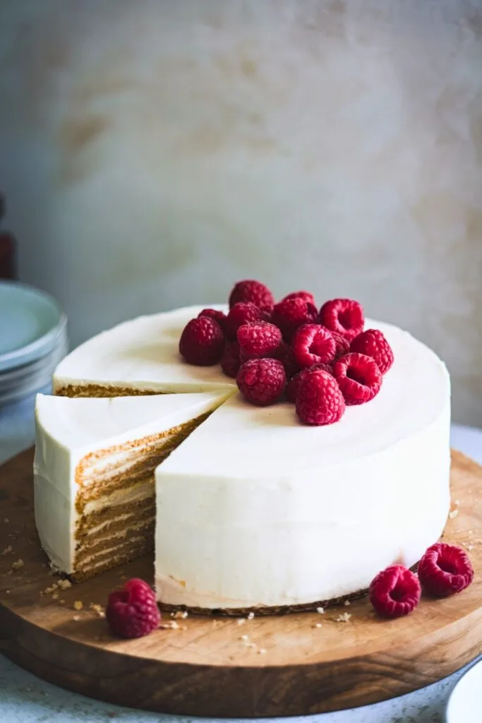 Minimalist White Cake