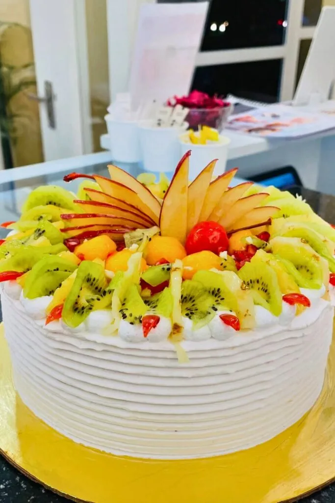 Decorating Your Summer Cake