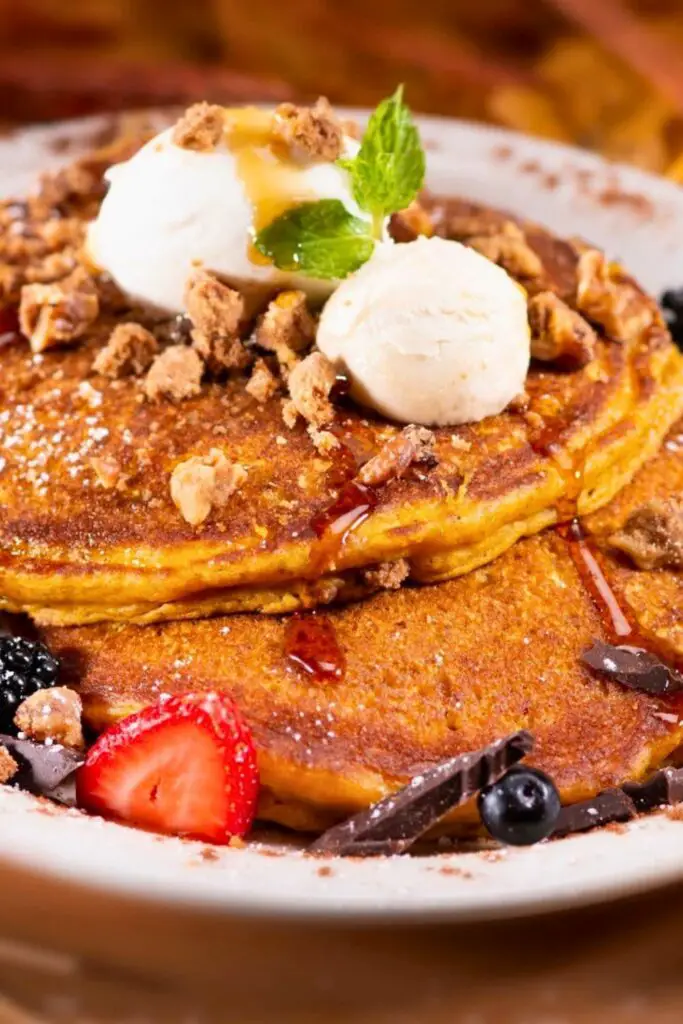 How to Serve Pumpkin Pancakes
